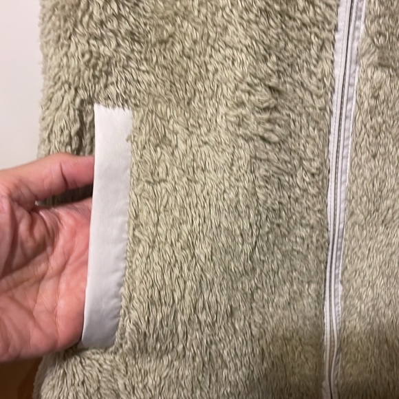 Patagonia Women's Vest (000191) - Picture 3 of 10